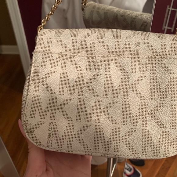Michael Kors crossbody bag - Picture 3 of 7